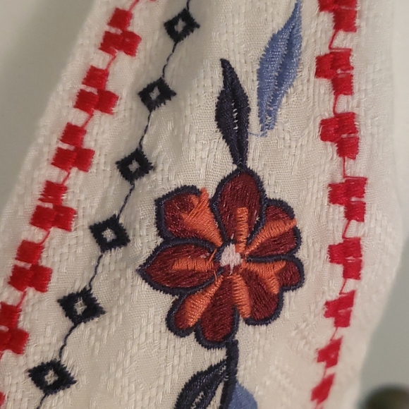 COPY - Embroidered Chelsea and Violet dress - Picture 5 of 8